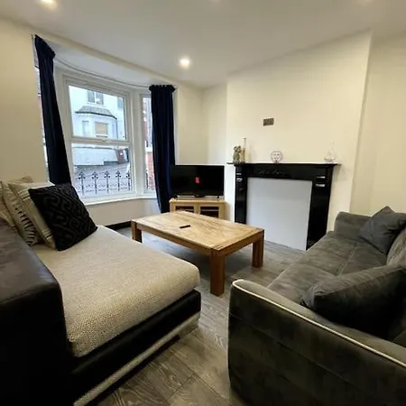 Central Area Terraced House With Private Hot Tub Lincoln Exterior foto