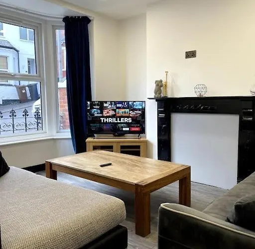 Central Area Terraced House With Private Hot Tub