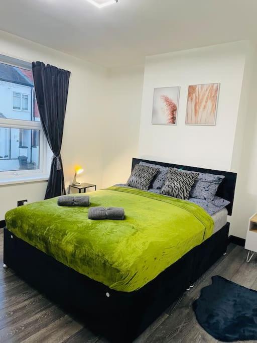 Area Terraced House With Private Hot Tub Lincoln