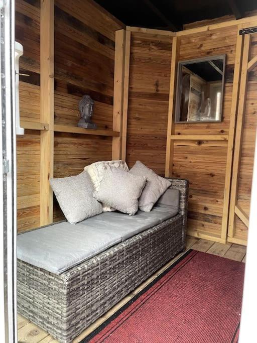 Area Terraced House With Private Hot Tub *
