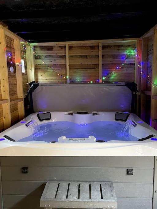 Area Terraced House With Private Hot Tub * Lincoln